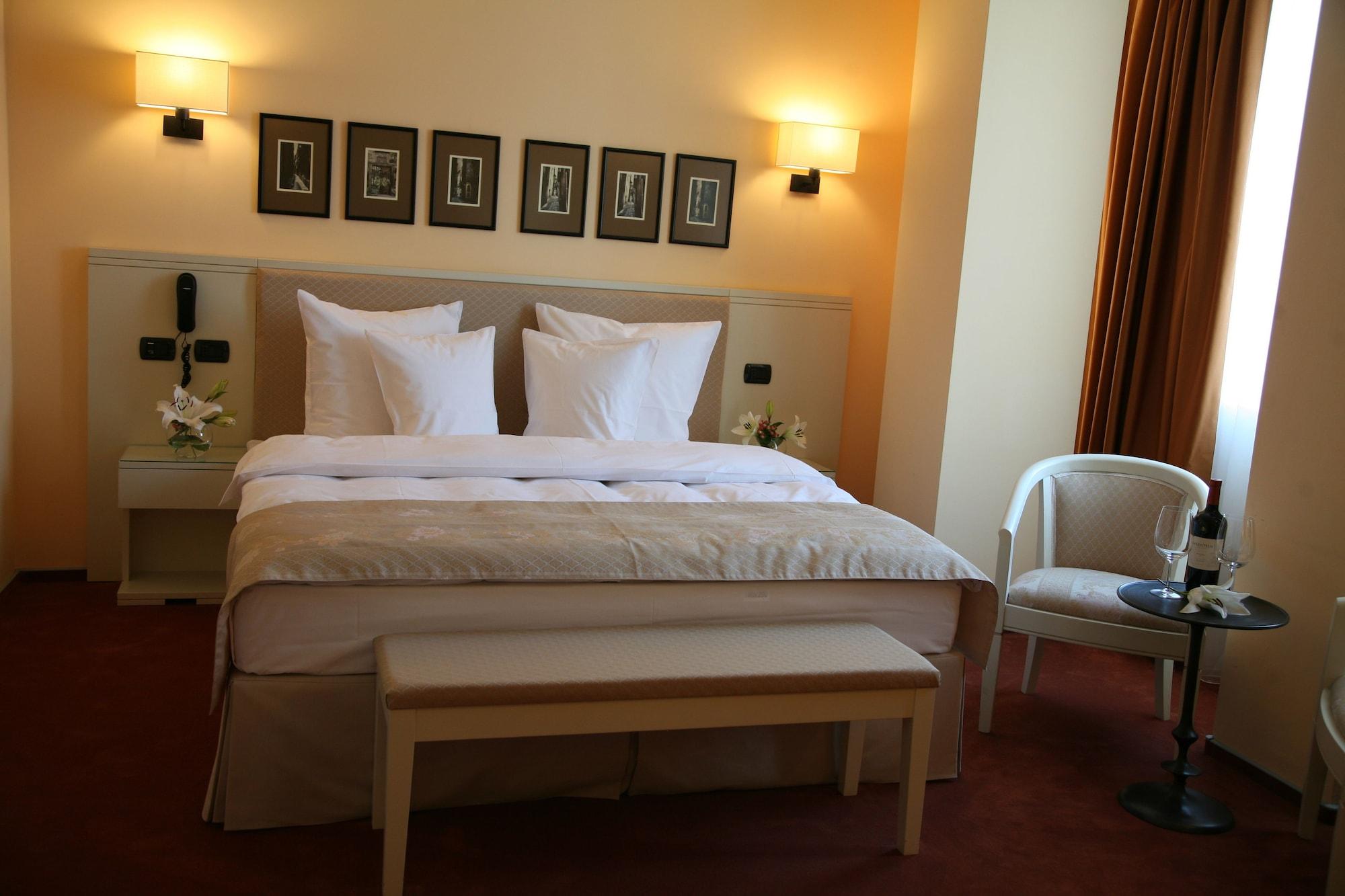 Paradis Hotel 4*