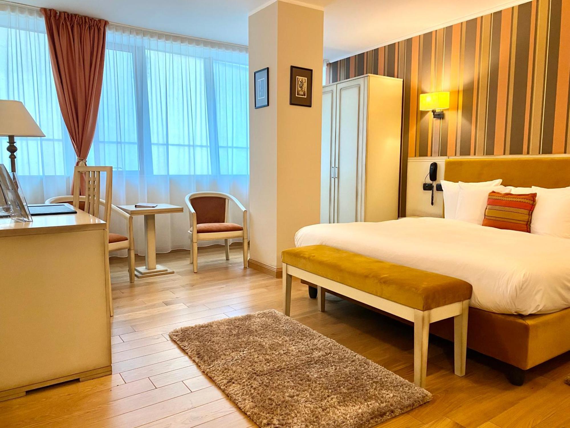 Paradis Hotel 4*