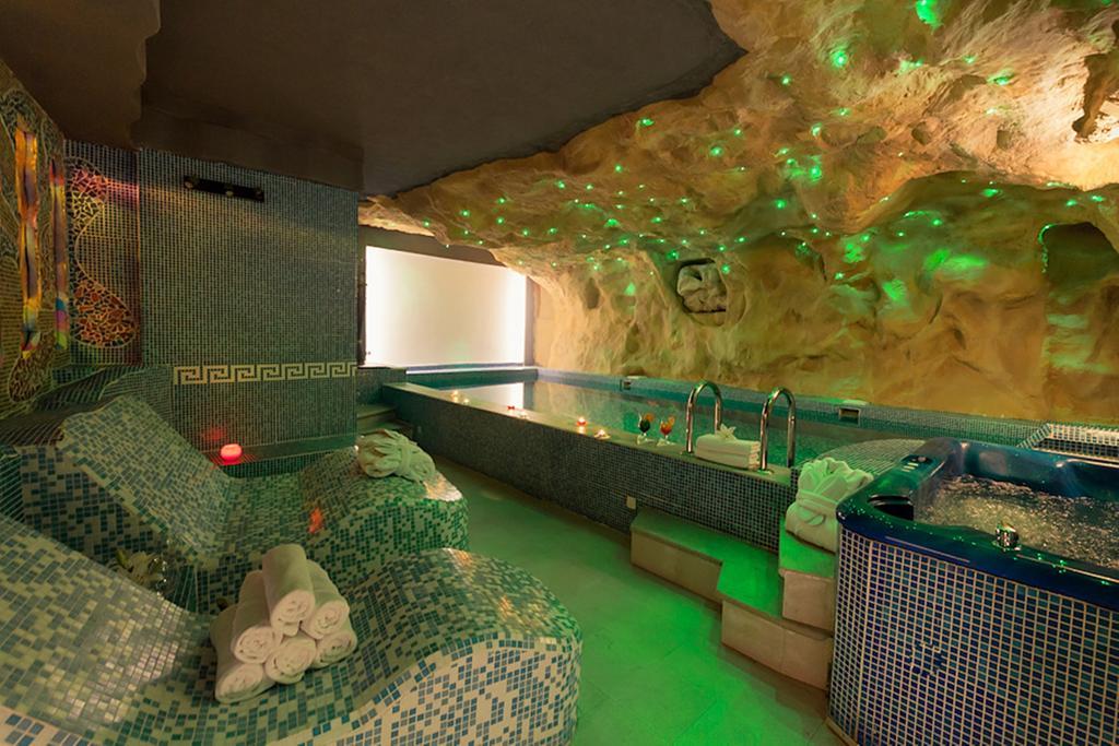 Hotel Paradis 4*
